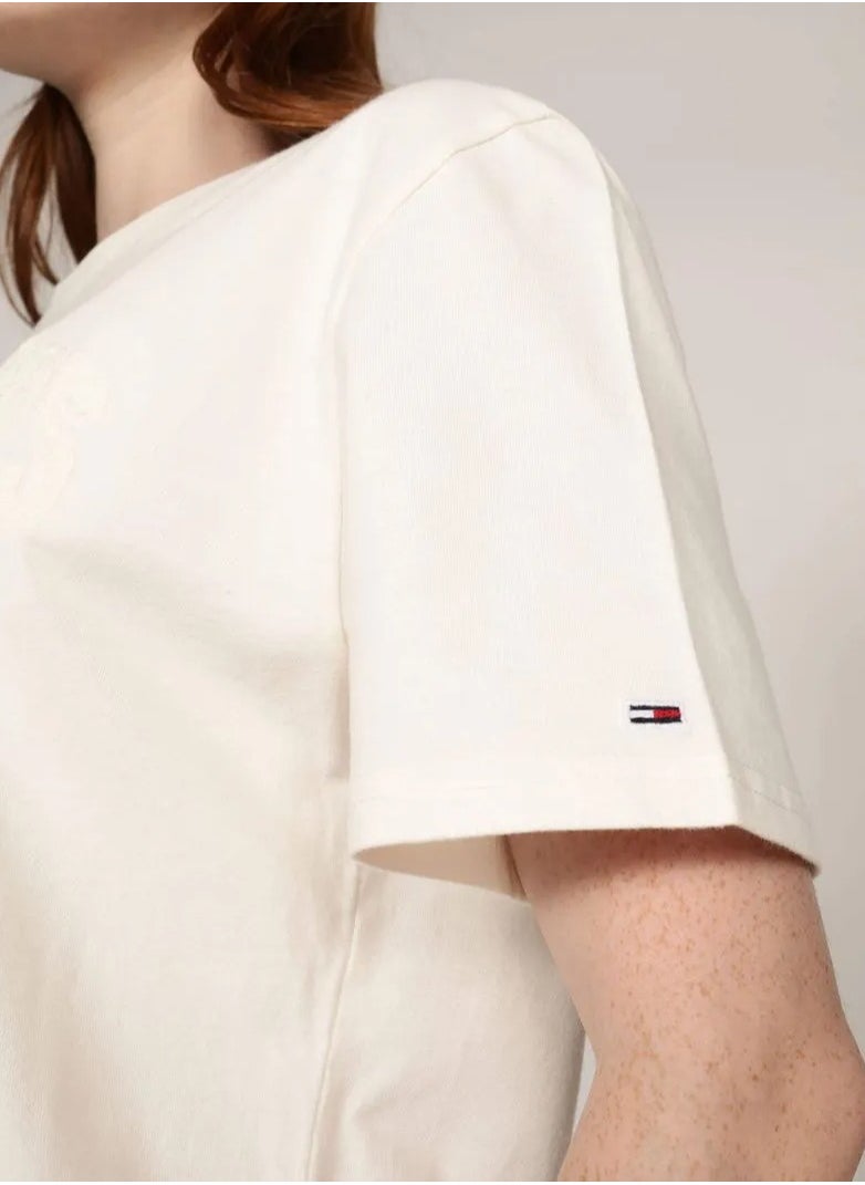 TOMMY JEANS Crew Neck Graphic T-Shirt  - Image 4