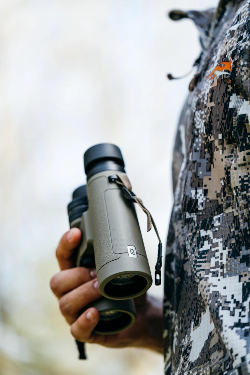 Bushnell R3 10x42 Binoculars with Vault Lite Bino Chest Harness, HD Optical System, Fully Multi-Coated Lenses, EXO Barrier, IPX7 Waterproof - Binoculars for Bird Watching and Wildlife Observation - Image 4