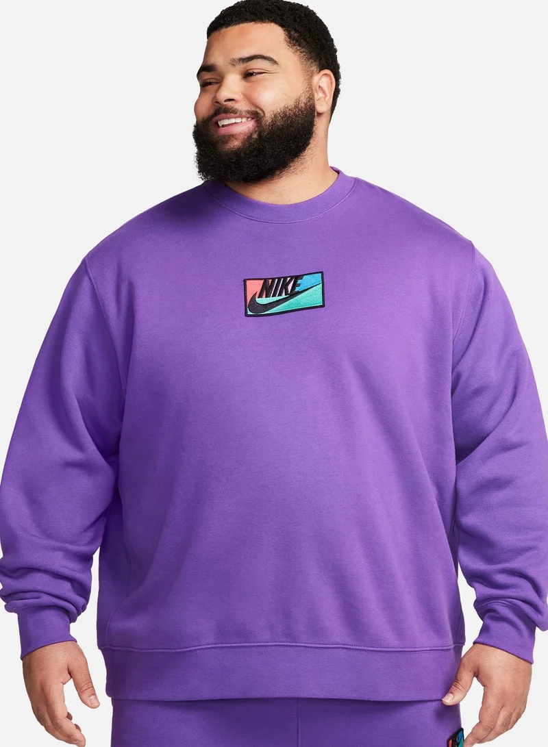 Nike Club+ Patch Graphic Sweatshirt