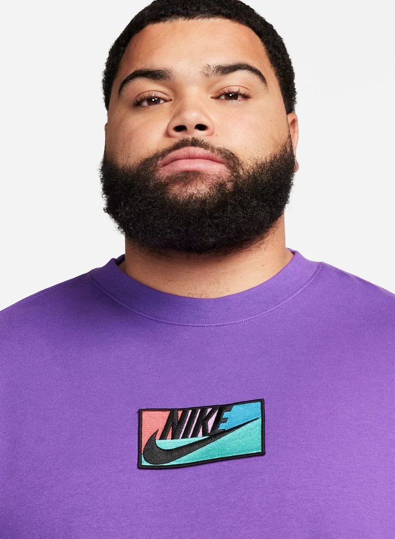 Nike Club+ Patch Graphic Sweatshirt