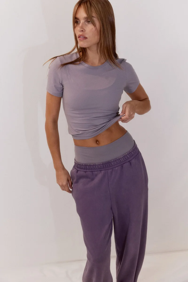 اتش اند ام تي-شيرت رياضي من نسيج سوفت موف