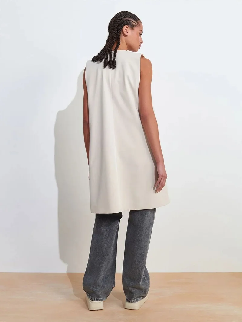 ديلفين Dilvin Long Woven Crepe Waistcoat With Cut-out Detail