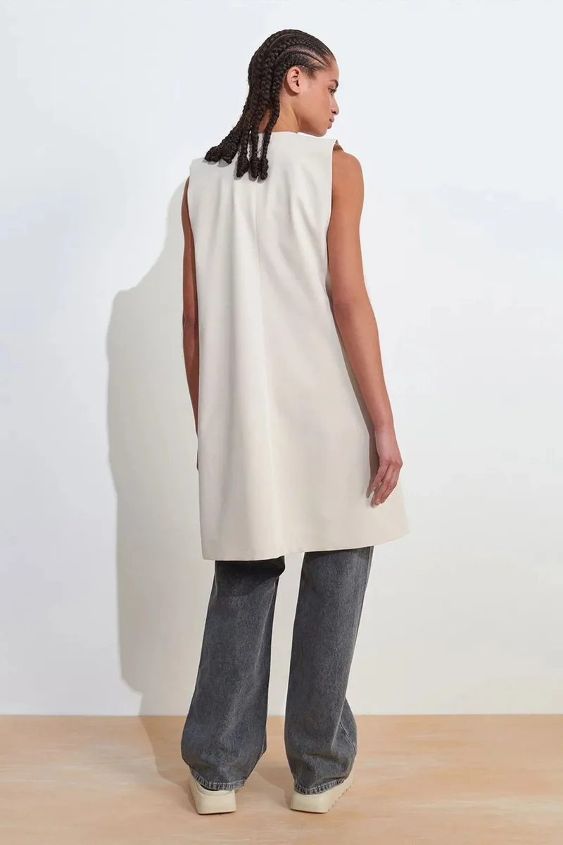 ديلفين DILVIN Long Woven Crepe Waistcoat With Cut-out Detail