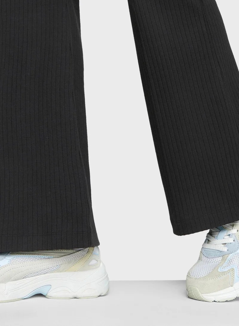 PUMA Classics Ribbed Flared Leggings