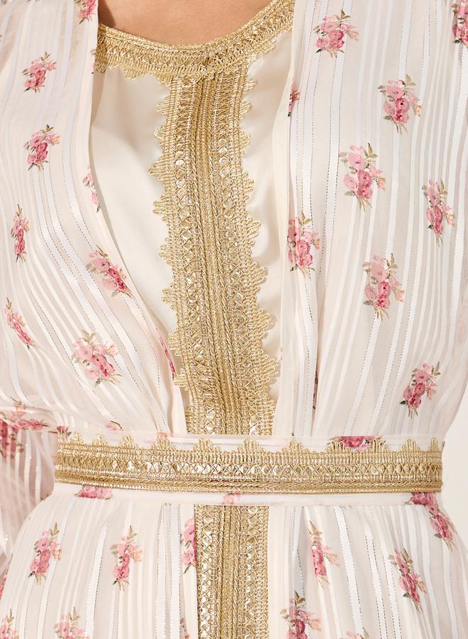 ستايلي كفتان بحزام بطبعة زهور ودانتيل مع فستان داخلي من الساتان - Image 4