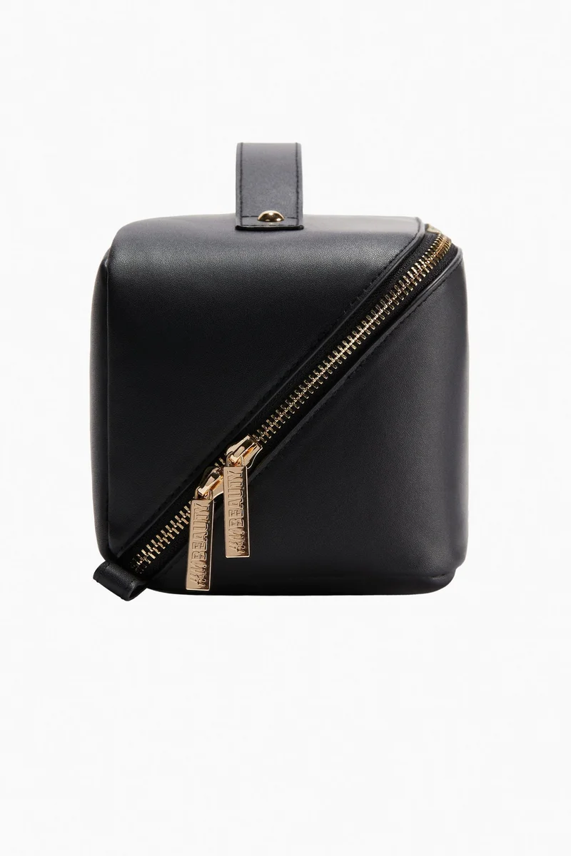 H&M Boxy wash bag