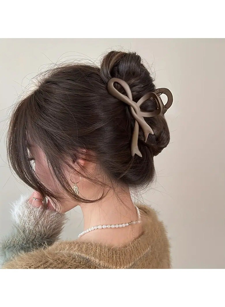 Goolsky مشبك شعر فراشة أنيق: كبير، بلاستيك، على شكل قوس، مناسب للأعمار 14 فما فوق، مثالي لتصفيف الشعر وإضافة لمسة من الأناقة - Image 4