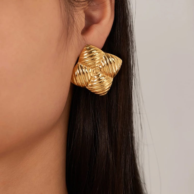 FLUFFY Gold Earrings with Unique Design - Image 1
