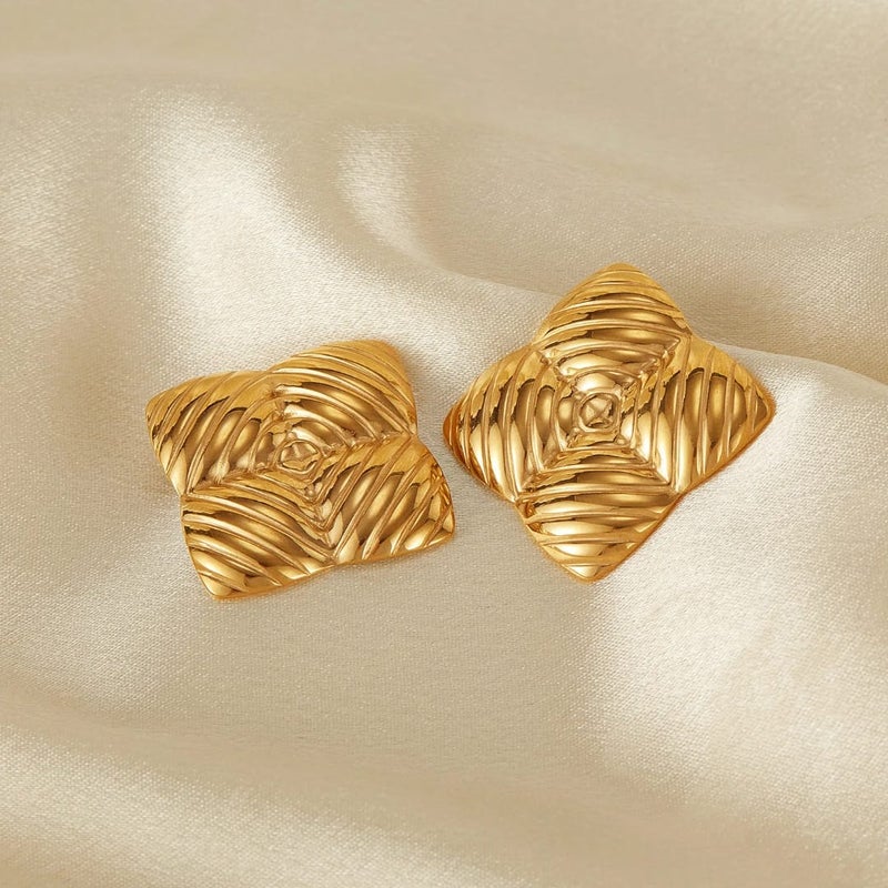 FLUFFY Gold Earrings with Unique Design - Image 2