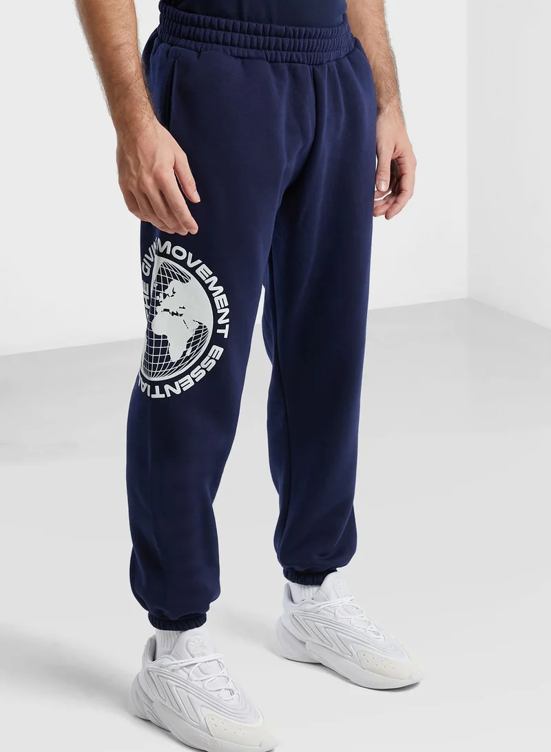 The Giving Movement The Regular Fit Classic Sweatpants
