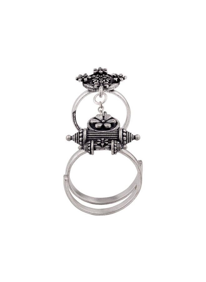 VOYLLA Nayantara Dual-Finger Statement Ring  - Image 2