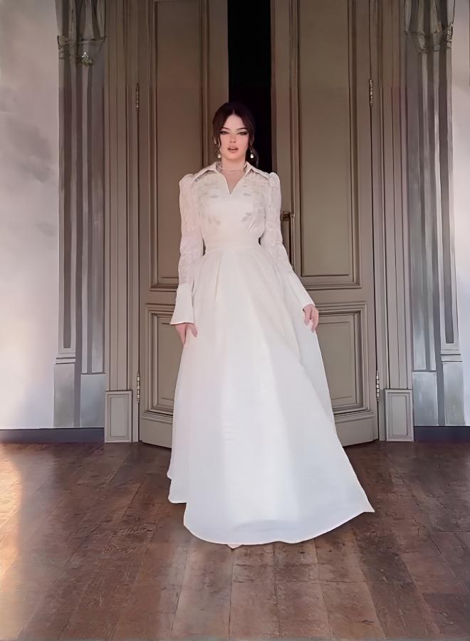 Classic French Long Slim Dress, Handcrafted Lace Design - Image 4