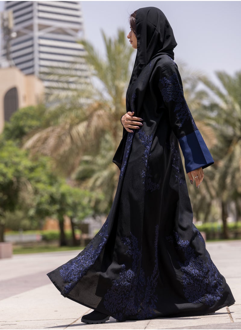 فاشون لاين عباية إليجانس بياقة V مفتوحة مطرزة بالكامل باللون الأسود  - Image 4