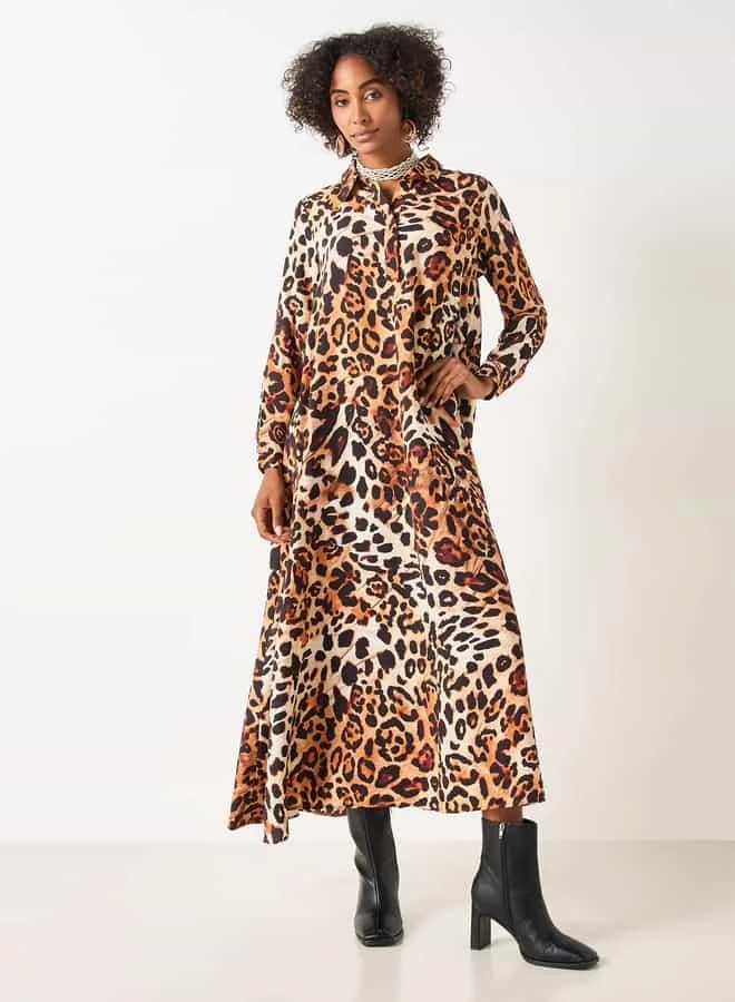 Iconic Iconic Animal Print Maxi Dress with Collar and Long Sleeves