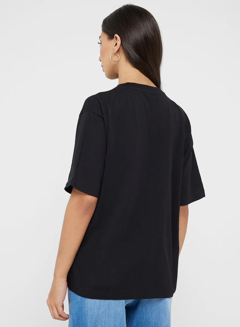 Guess Jeans Logo Detail Oversized T-shirt
