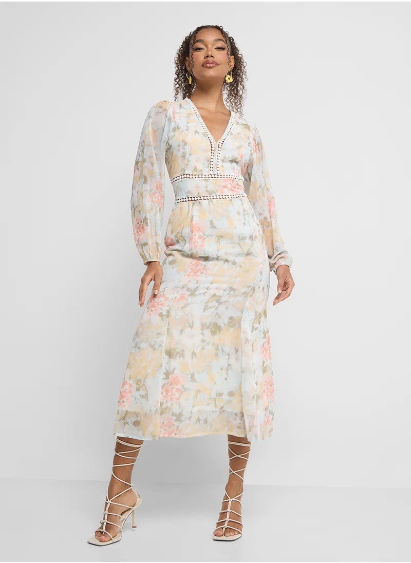 جينجر V Neck Floral Midi Dress With Balloon Sleeves