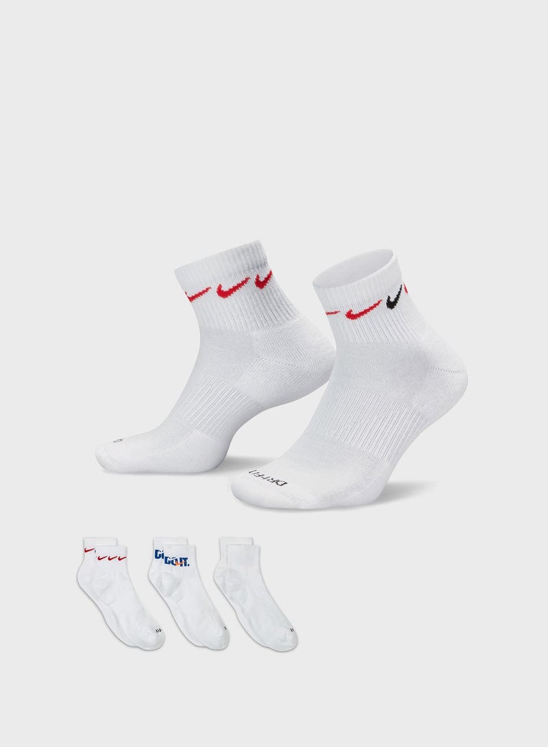 Nike 3 Pack Everyday Plus Cush Ankle Socks - Image 1
