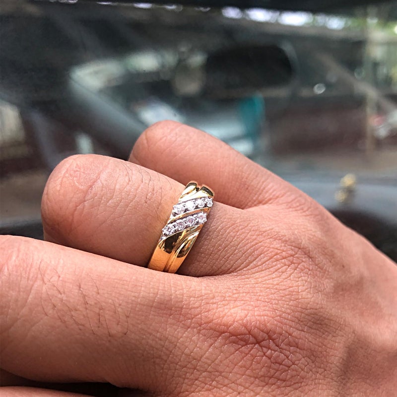 SAVEARTH DIAMONDS Men's Wedding Band Ring Round Cut Lab Created Moissanite Anniversary or Engagement Ring in 14K Yellow Gold Plated 925 Sterling Silver Jewelry Gift for Him, Size 10 - Image 4
