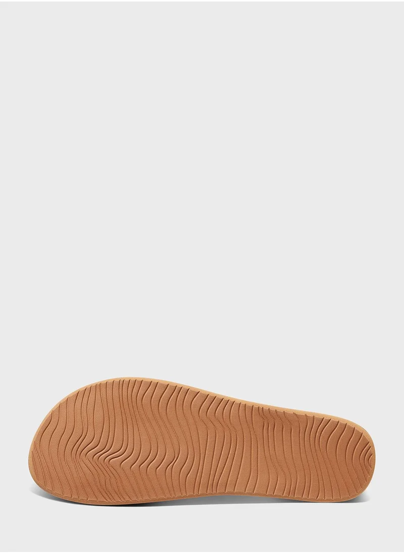 Reef Cushion Court Twist