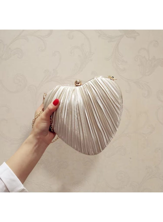 مجرد ركن جميل حقيبة يد مسائية على شكل قلب، لون أبيض كريمي - Image 2