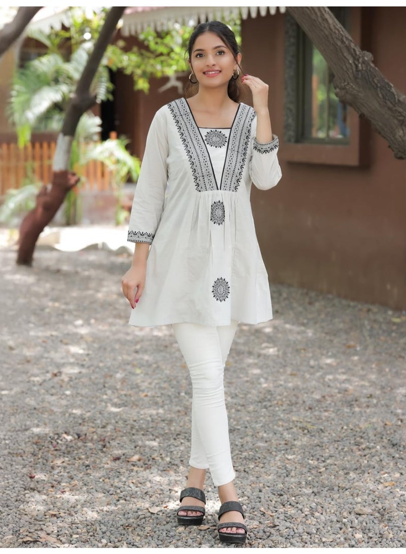 Naixa Women's Grey Cotton Embroidered Fit and Flared Kurta (NX-TP05-Grey-3XL) - Image 3