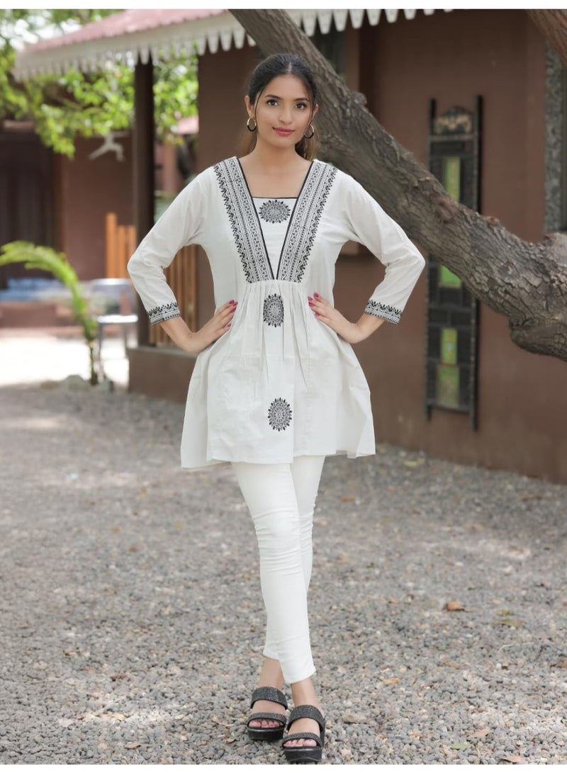 Naixa Women's Grey Cotton Embroidered Fit and Flared Kurta (NX-TP05-Grey-3XL) - Image 2