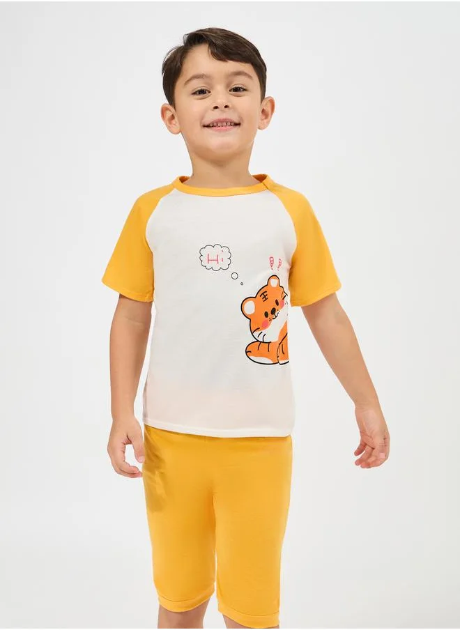 ستايلي Bear Print Raglan T-Shirt & Shorts Set