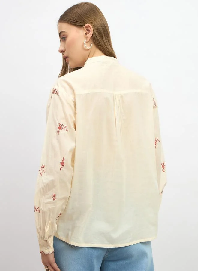 Styli Embroidered Scalloped Detail Mandarin Collar Top