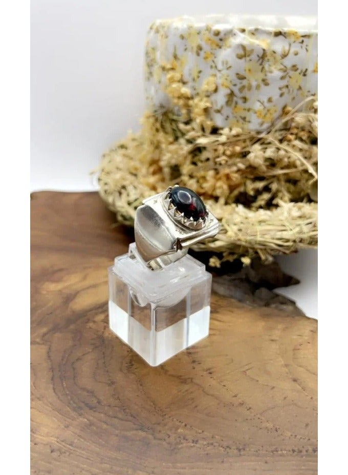 OtherMax A royal ring with an opal stone studded with 4 diamonds - Image 2