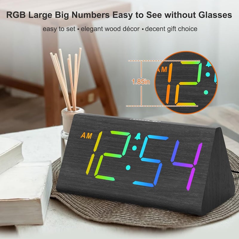دريم سكاي منبه خشبي رقمي من لغرفة النوم - ساعة مكتب كهربائية RGB بأرقام كبيرة، منفذ USB، إنذار عالٍ للنوم الثقيل، تحكم في الخافت ومستوى الصوت، غفوة، ديكور خشبي (يعمل بمحول) - Image 2