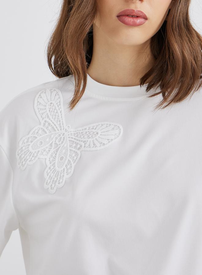 تايك تو تيشيرت فضفاض بأكمام قصيرة وتفاصيل دانتيل - Image 4