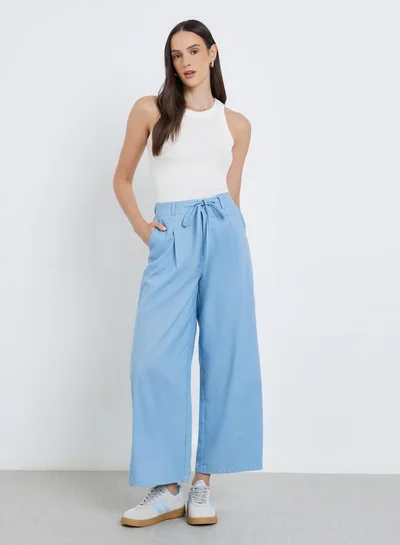 ستايلي بنطال جينز سادة بقصة أرجل واسعة