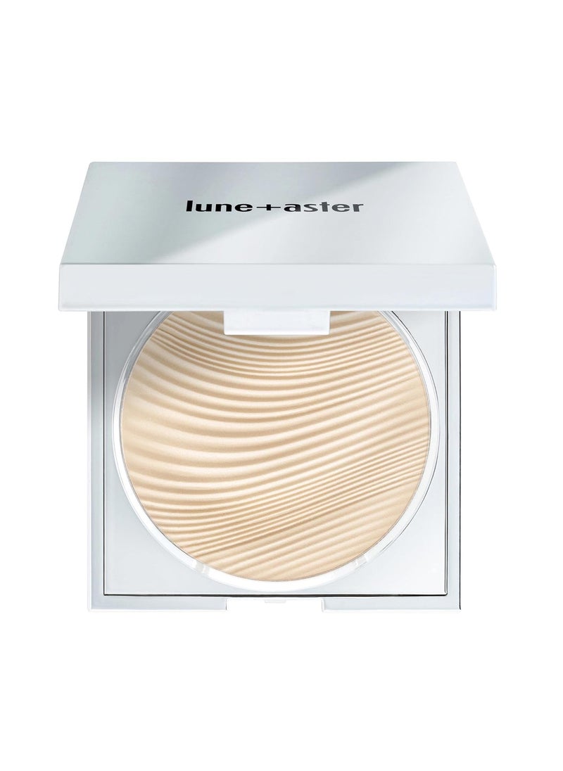 Lune+Aster Lune+Aster SuperStar Translucent Pressed Powder - The ultimate universal talc-free translucent pressed powder with vitamin E, licorice and apple seed extract. 