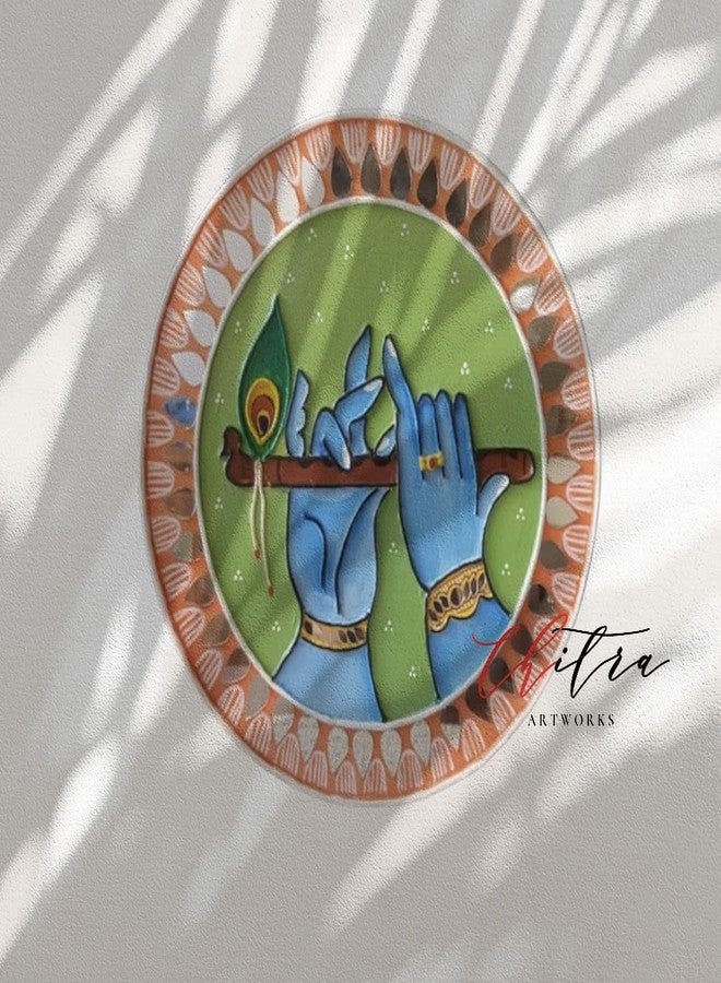 Chitra Artworks لوحات بيتشواي من شيترا آرت ووركس على أطباق خشبية دائرية - فن بيتشواي متعدد الألوان مرسوم يدويًا، ديكور هندي تقليدي، لوحة جدارية عرقية، حرفة فريدة، هدية مميزة. المقاس: 8-10 بوصة، مجموعة من 8 قطع. - Image 5
