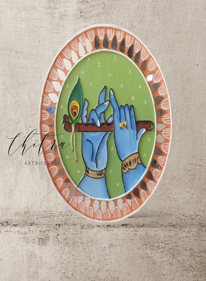 Chitra Artworks لوحات بيتشواي من شيترا آرت ووركس على أطباق خشبية دائرية - فن بيتشواي متعدد الألوان مرسوم يدويًا، ديكور هندي تقليدي، لوحة جدارية عرقية، حرفة فريدة، هدية مميزة. المقاس: 8-10 بوصة، مجموعة من 8 قطع. - Image 3
