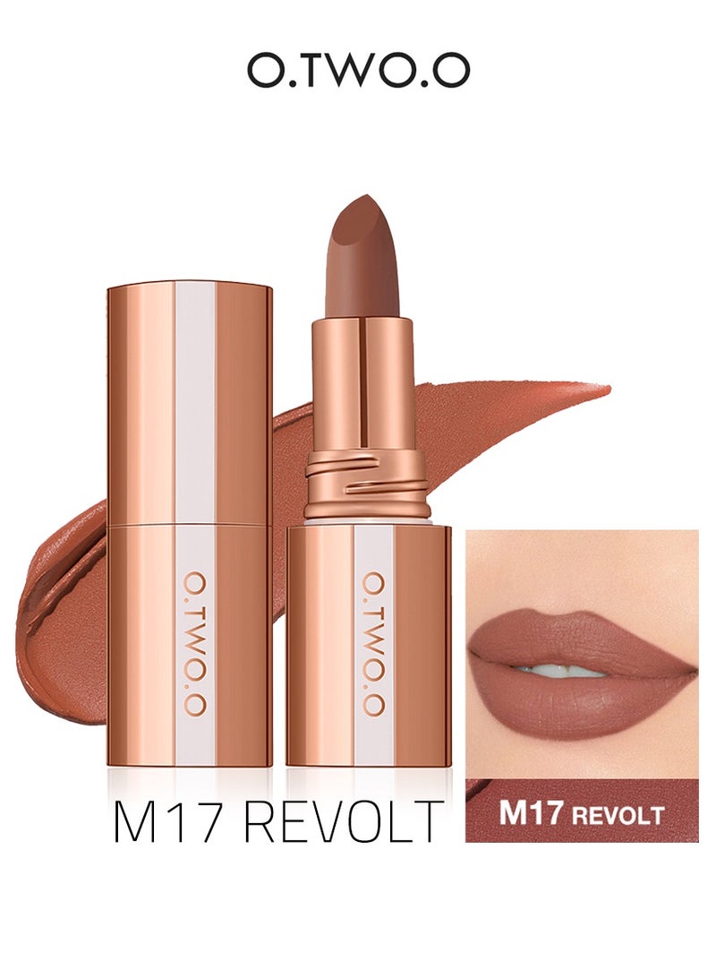 أو.تو.أو روج مات القُبلة المخملية – صبغة قوية بلمسة مخملية، قوام خفيف وثبات طويل طوال اليوم - Image 1
