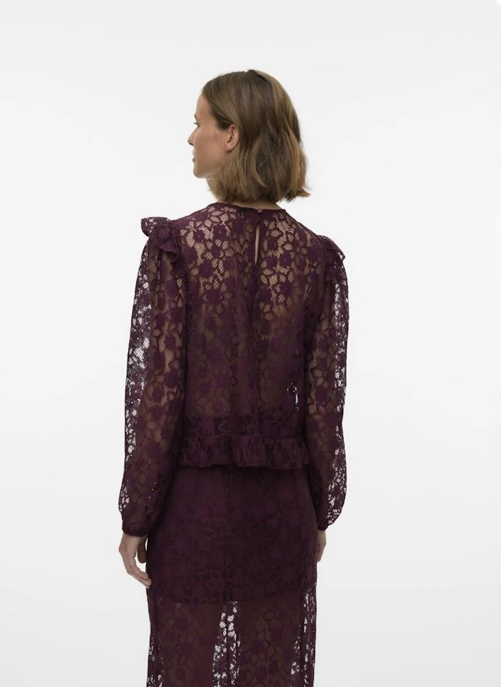 فيرو مودا بلوزة بأكمام طويلة وتفاصيل دانتيل من فيمميتا