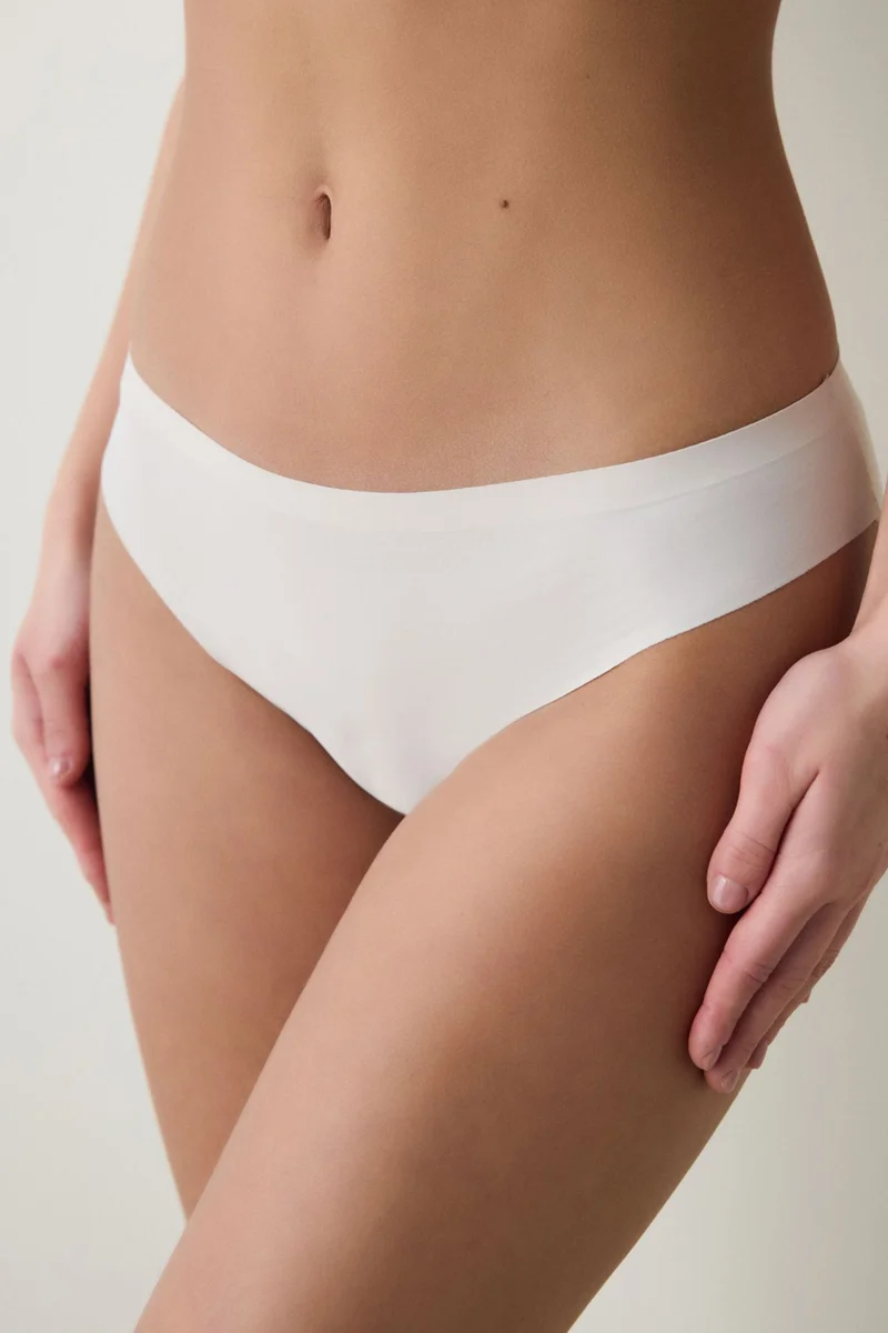 بنتي PENTI Invisible Laser Cut Lace Slip Briefs