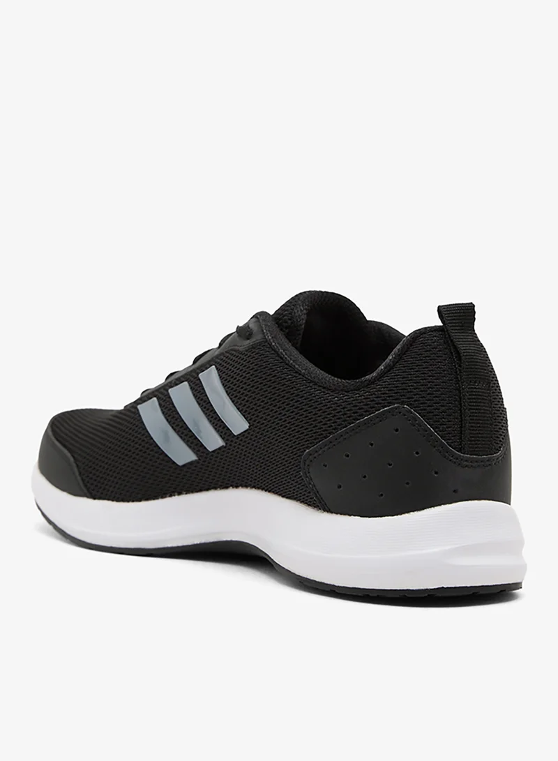 adidas أحذية  .