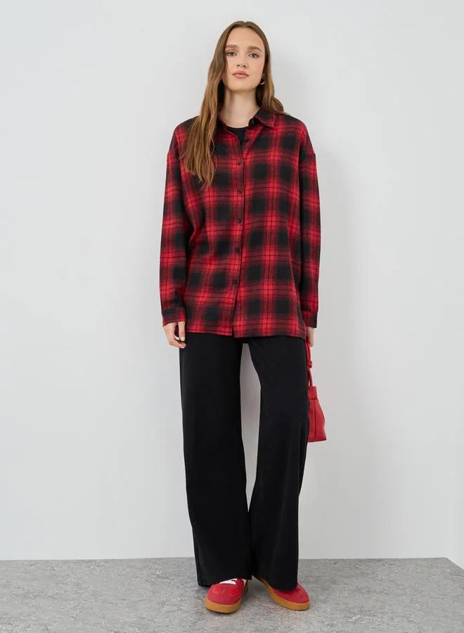 تايك تو Take Two Checked Buttoned Spread Collar Oversized Shirt