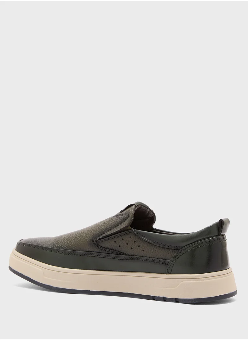 روبرت وود Smart Casual Slip Ons