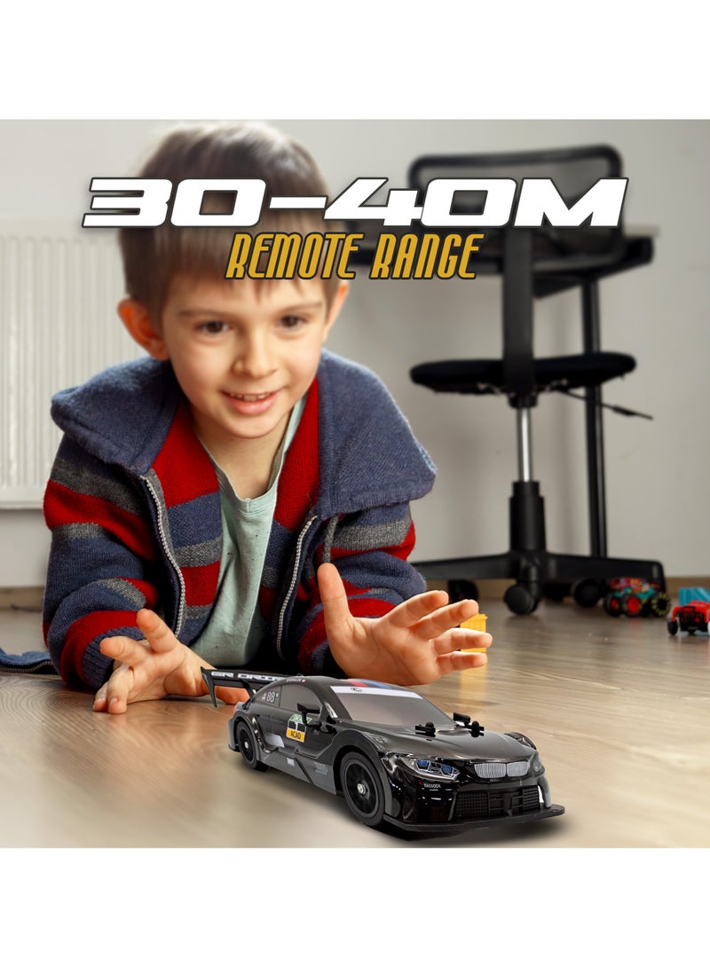 فونسترز سيارة فانسترز دريفت سيريز للتحكم عن بُعد | سيارة دفع رباعي بمقياس 1:16 مزودة بإضاءة LED وملحقاتها | سيارة سباق دريفت عالية السرعة بتردد 2.4 جيجاهرتز للأطفال من سن 6 سنوات فما فوق | سيارة كهربائية حمراء للتحكم عن بُعد مزودة ببطارية قابلة لإعادة الشحن - Image 5