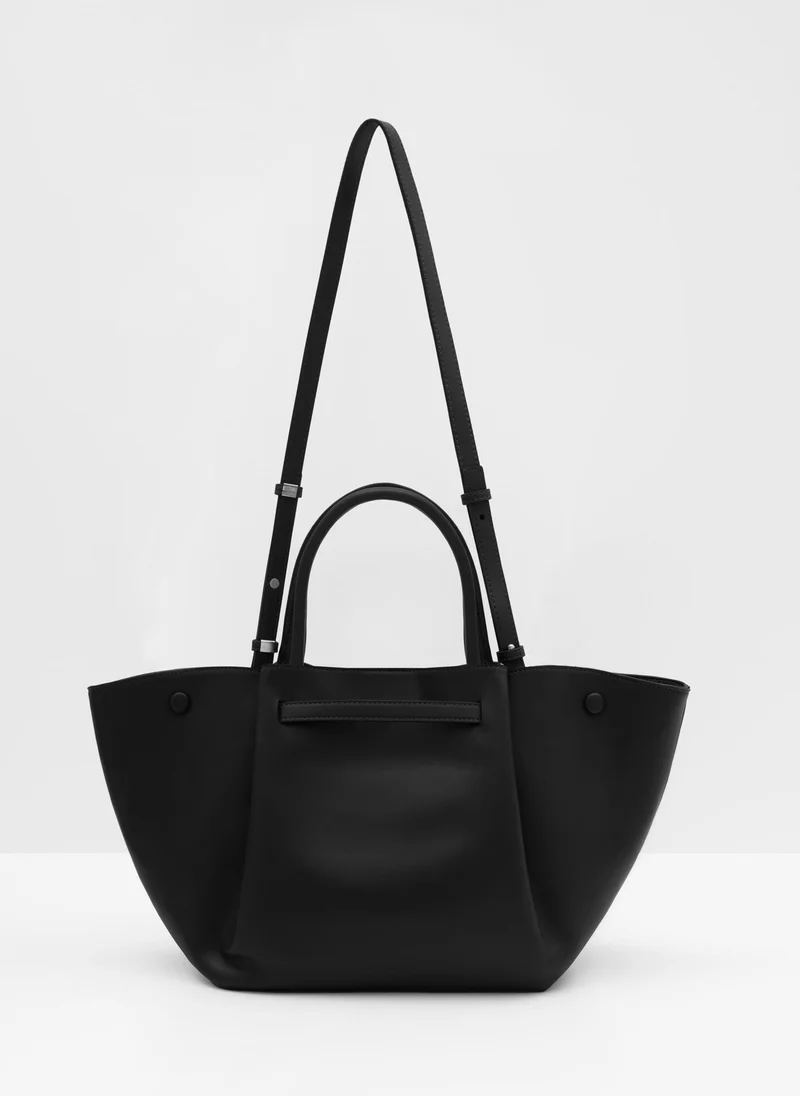 Lichi Trapezoidal bag with clasp closure