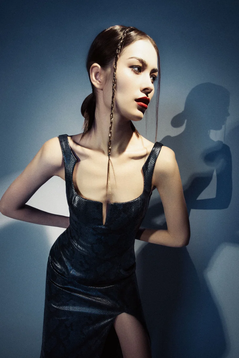 زيافي فستان جلدي بسلسلة