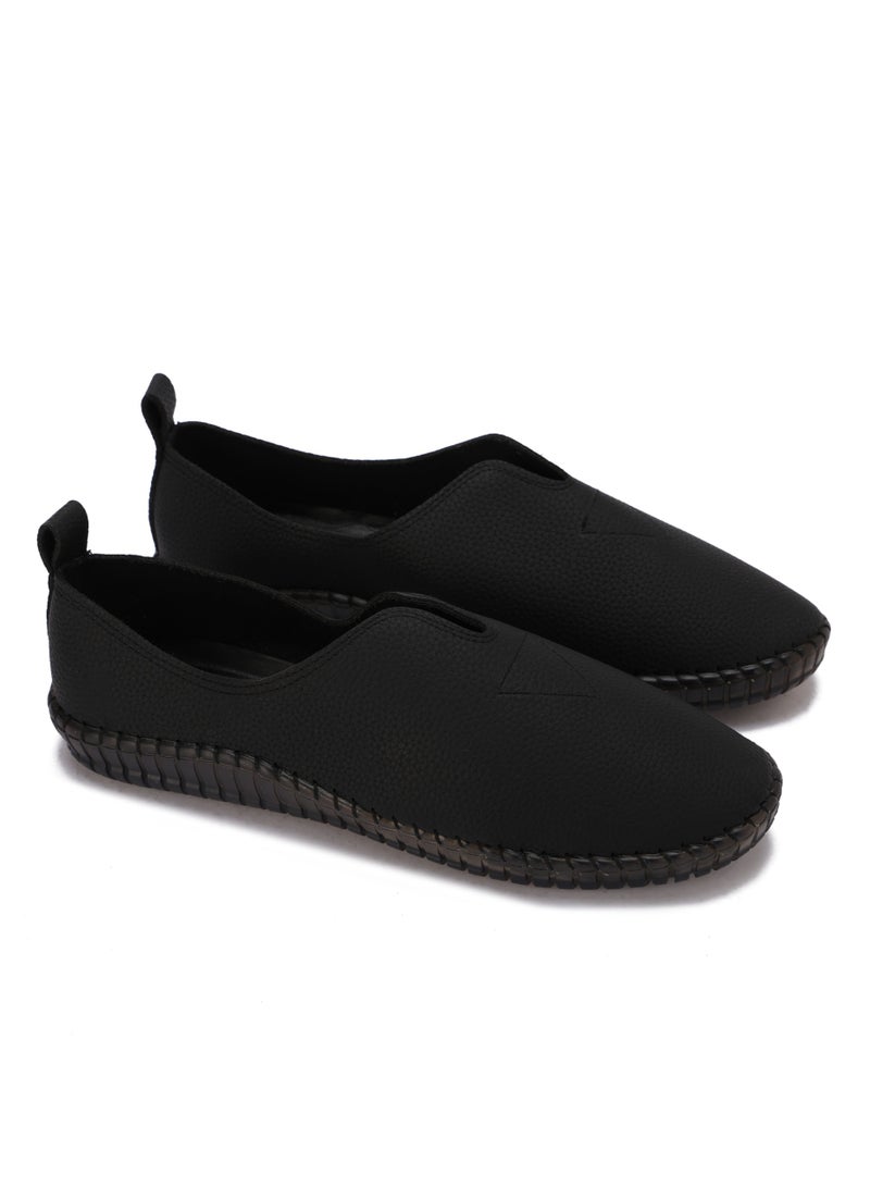 حذاء نسائي جلد مريح بكعب مسطح وتصميم عملي بدون أربطة - Image 1