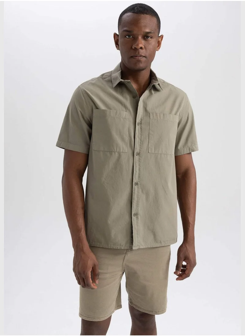 ديفاكتو Man Woven Short Sleeve Shirt