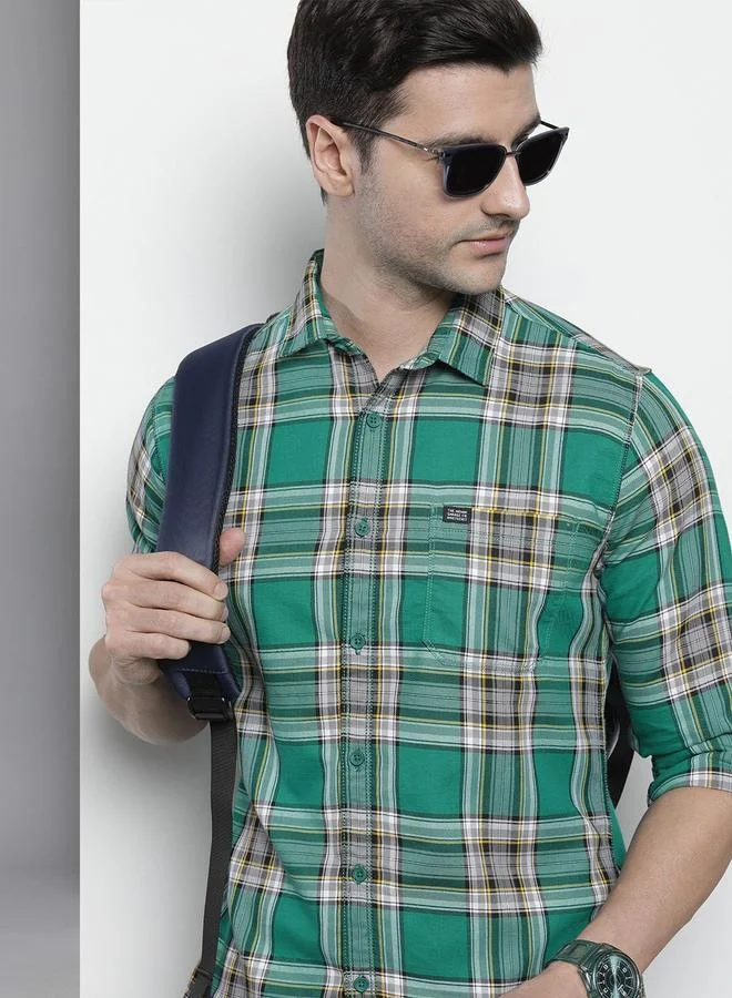 Men Regular Fit Checked Spread Collar Casual Shirt