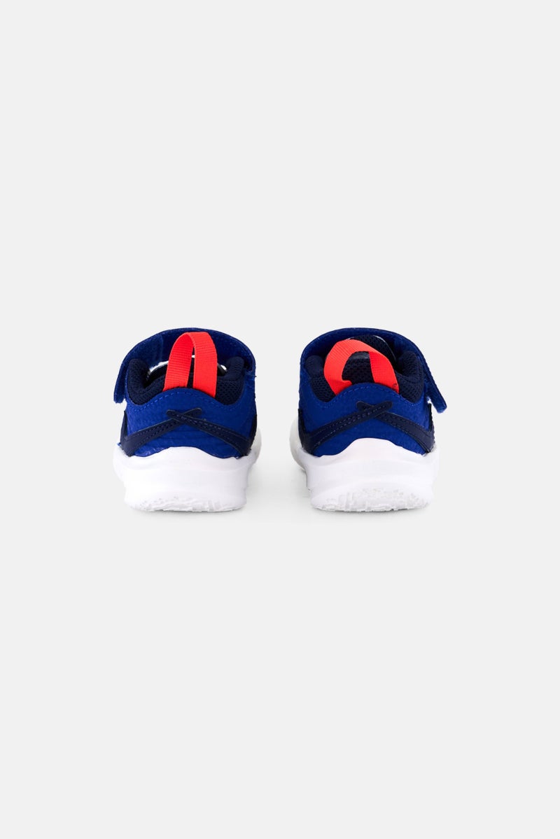 Nike Toddlers Boy Team Hustled D 10 Velcro  Closure Outdoor Shoes, White  - Image 2