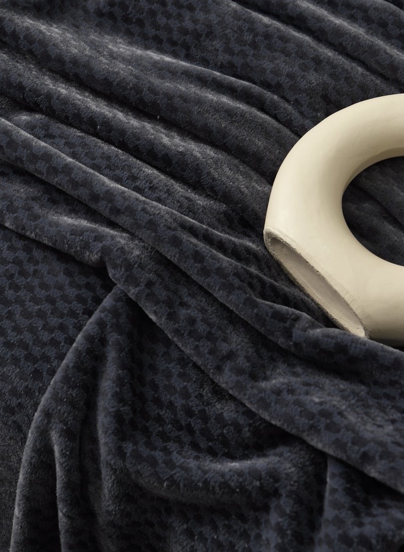 Morano Velvet Blanket – Dyed Model, 220x240 CM, Luxuriously Soft Polyester Throw, Lightweight Warm Blanket for Bed or Sofa – Elegant Colors for all Home Styles - Image 3