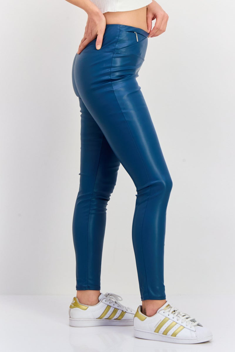 Tahari تاهاري سبورتس ملابس رياضية للنساء بنطلون ليجنغ مزيف من الجلد، أزرق رمادي - Image 2